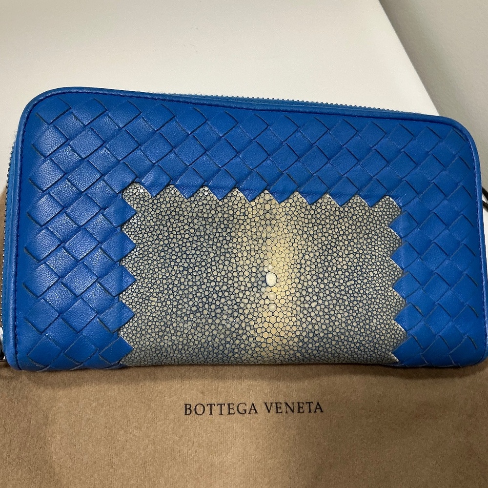 Bottega Veneta Intrecciato stingray zippy wallet